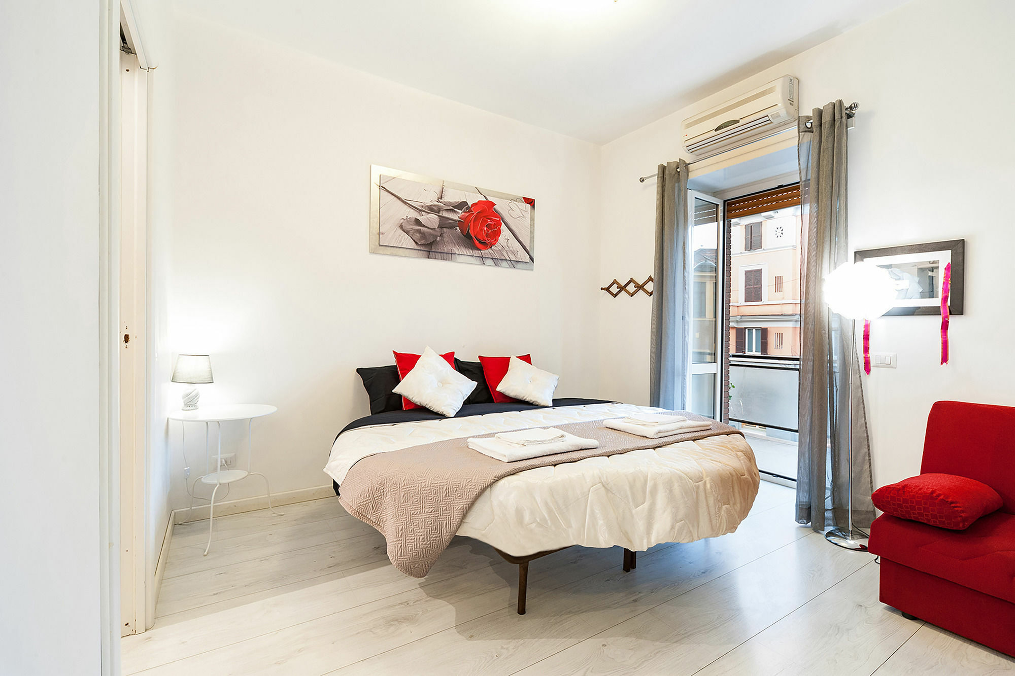 Hosting Flats Guesthouse Rom Exterior foto